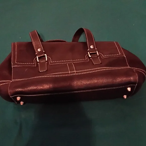 Elegant Coach Handbag 👜 - Picture 4 of 4
